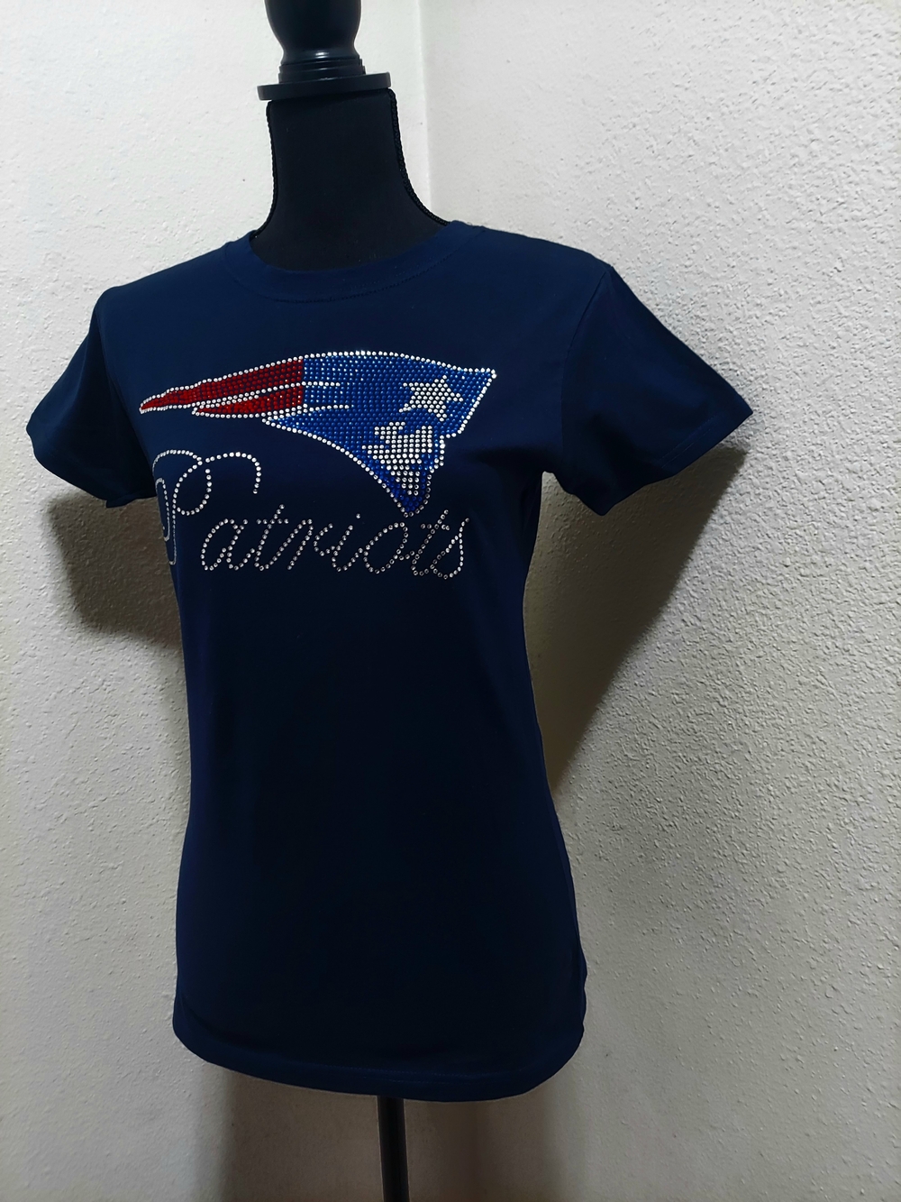 New England Patriots Women's Navy Rhinestone Logo Tee